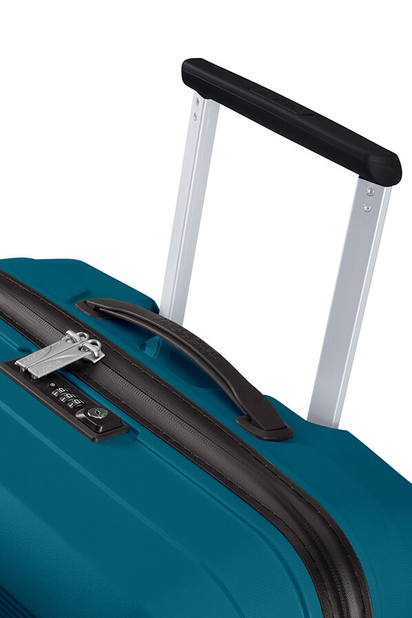 Mala de Viagem Superleve Média 67cm 4 Rodas Azul Oceano - Airconic | American Tourister®