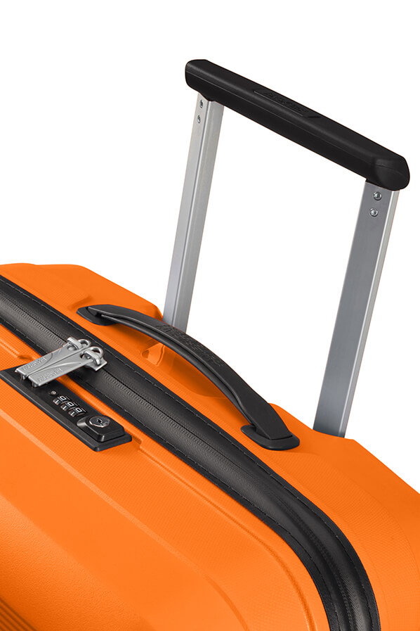 Mala de Viagem Superleve Média 67cm 4 Rodas Manga Laranja - Airconic | American Tourister®